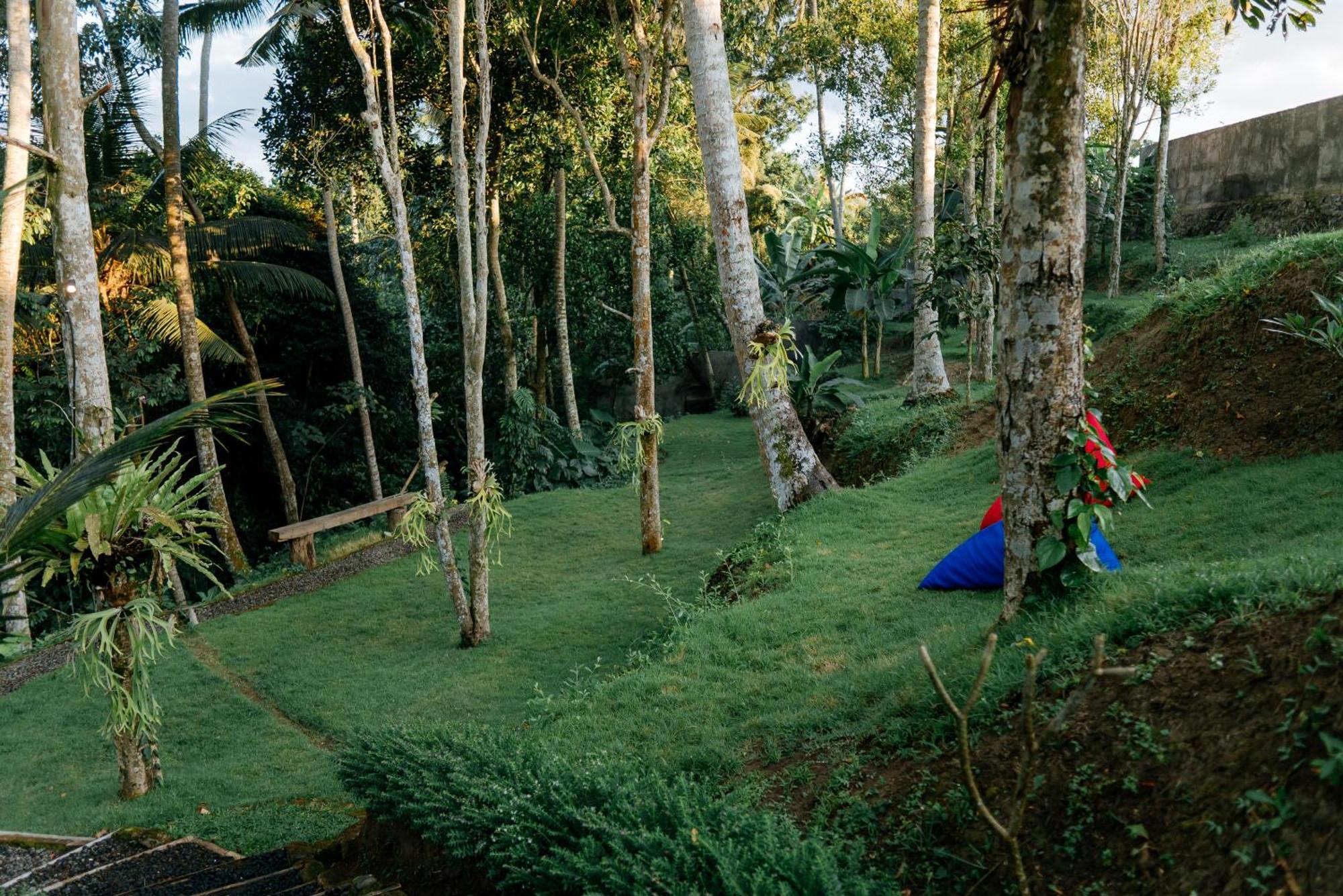 Отель Bali Made Escape Паянган Экстерьер фото